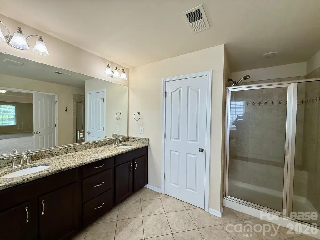 1009 Providence Forest Drive Matthews NC 28104