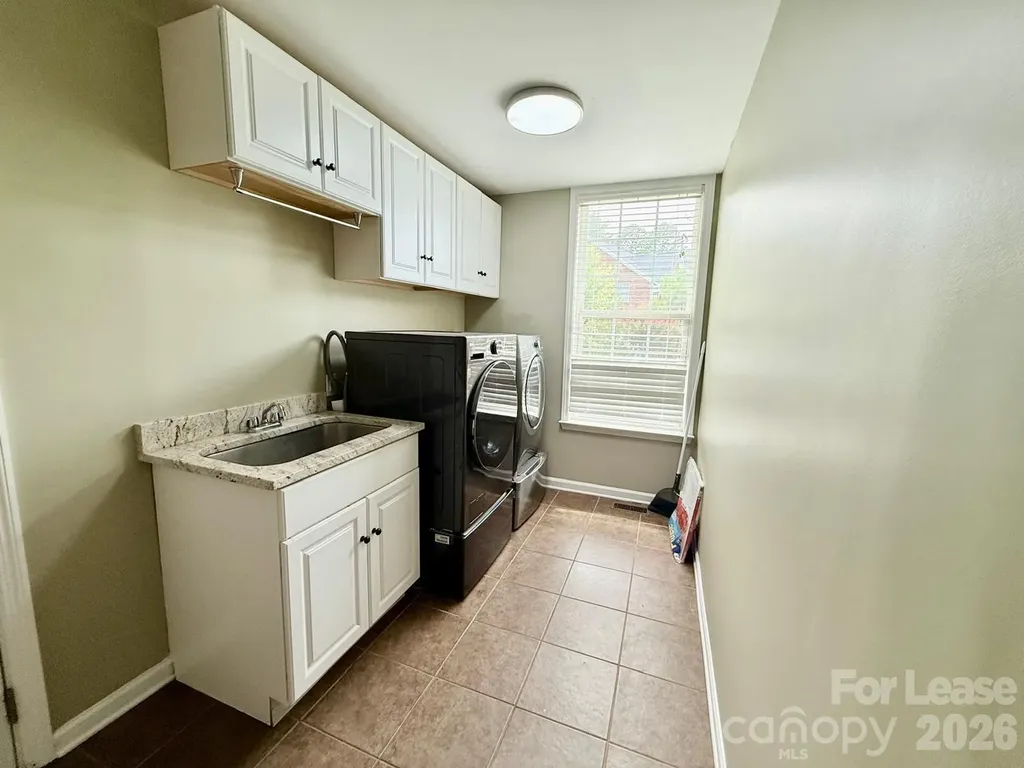 1009 Providence Forest Drive Matthews NC 28104