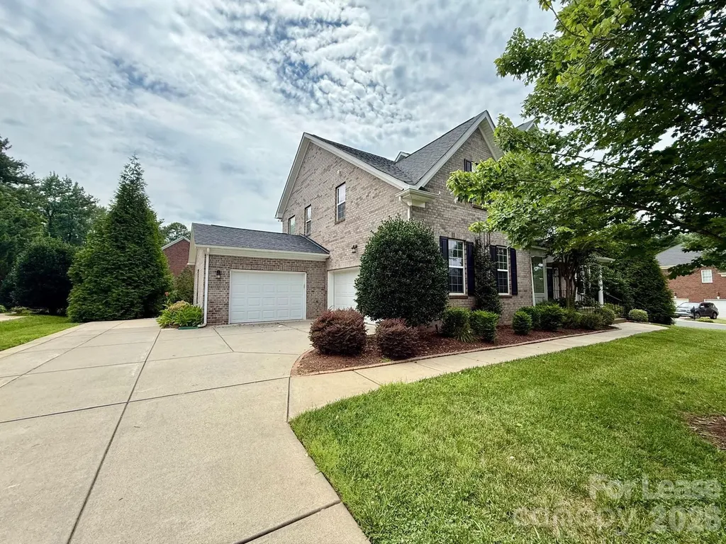1009 Providence Forest Drive Matthews NC 28104