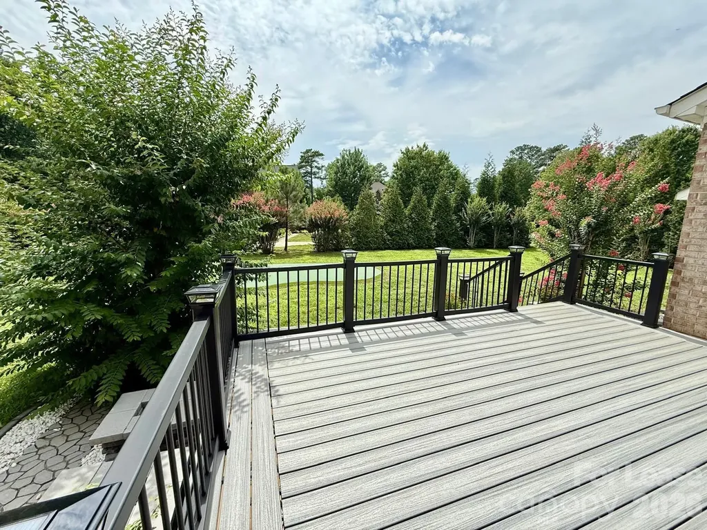 1009 Providence Forest Drive Matthews NC 28104