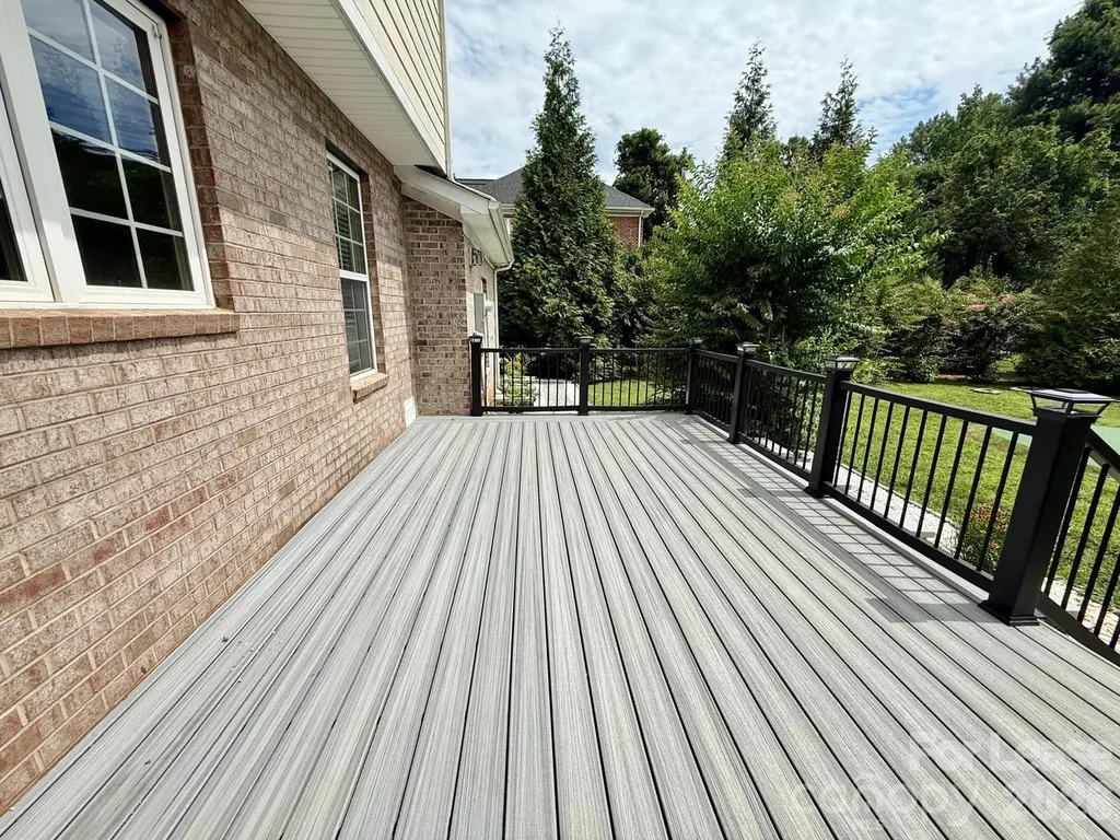 1009 Providence Forest Drive Matthews NC 28104