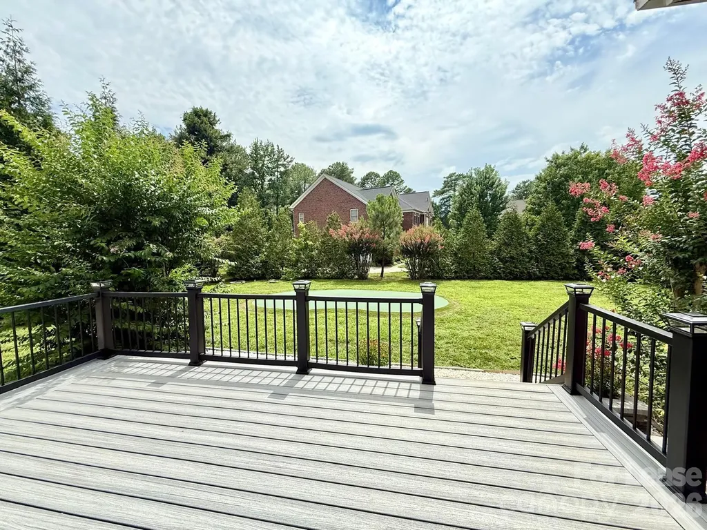 1009 Providence Forest Drive Matthews NC 28104