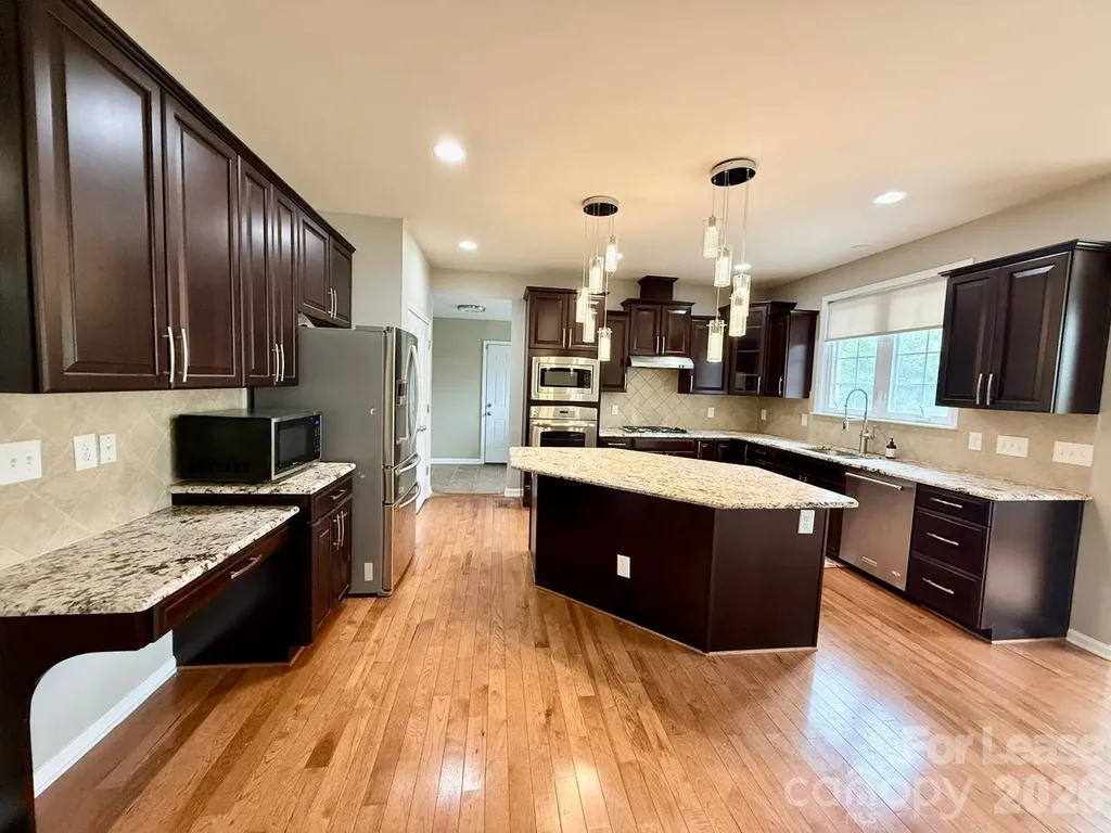 1009 Providence Forest Drive Matthews NC 28104