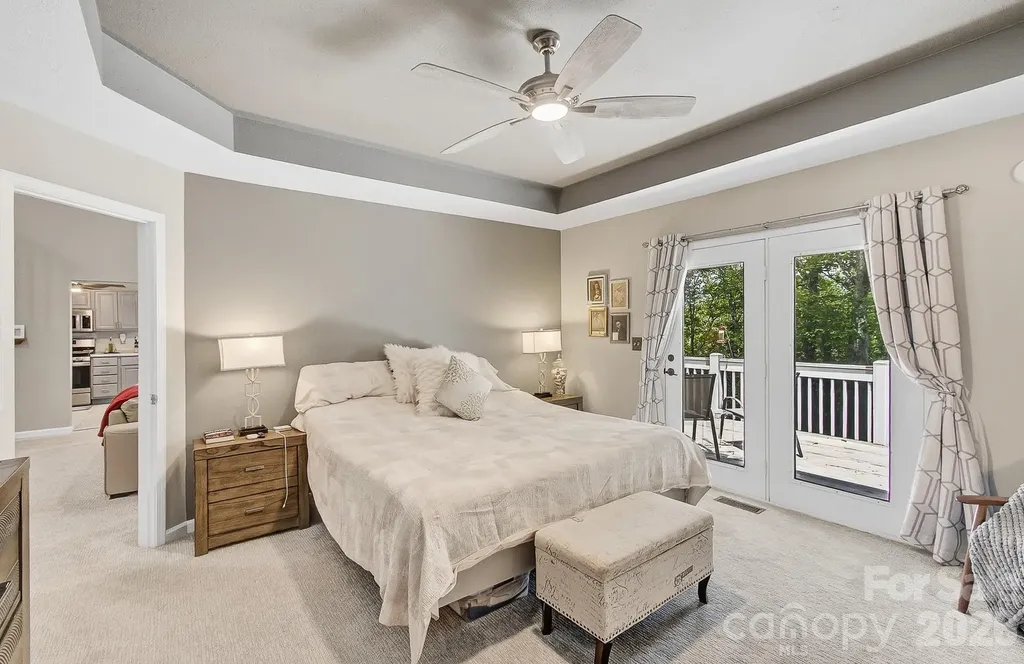 28 Secretariat Drive Hendersonville NC 28792