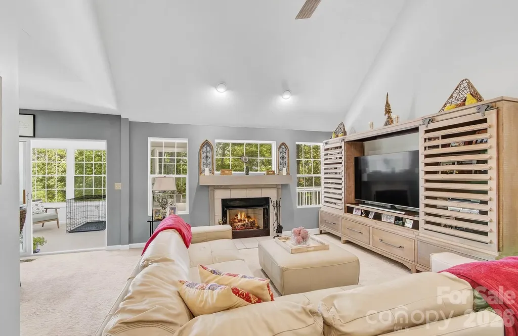 28 Secretariat Drive Hendersonville NC 28792