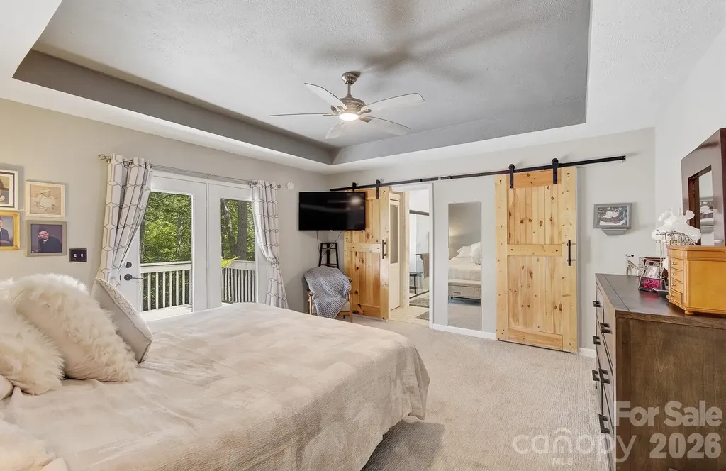 28 Secretariat Drive Hendersonville NC 28792