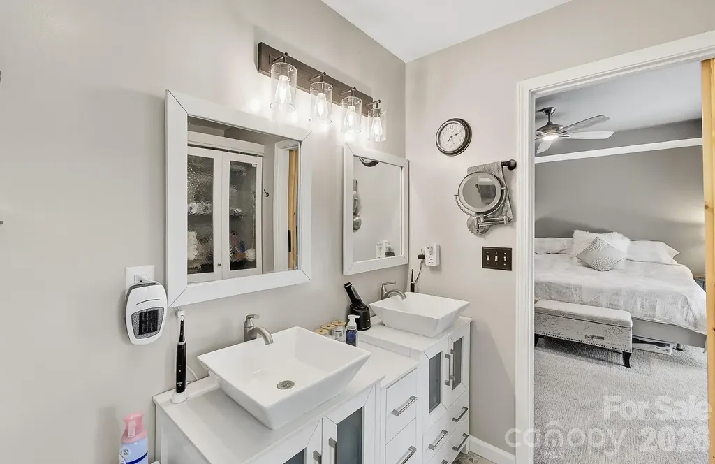 28 Secretariat Drive Hendersonville NC 28792