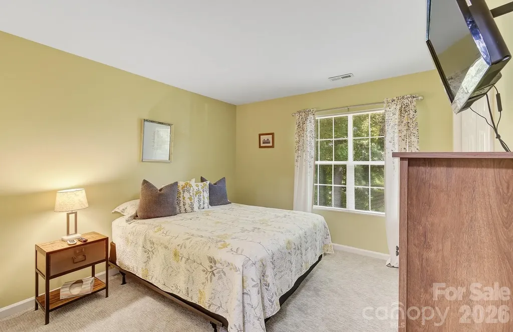 28 Secretariat Drive Hendersonville NC 28792