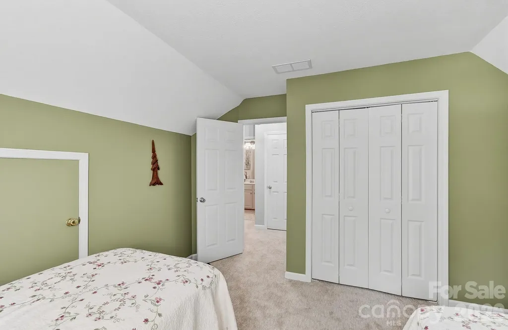 28 Secretariat Drive Hendersonville NC 28792
