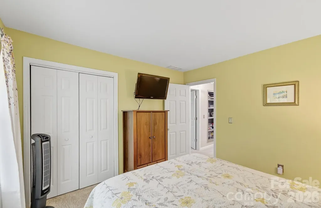 28 Secretariat Drive Hendersonville NC 28792
