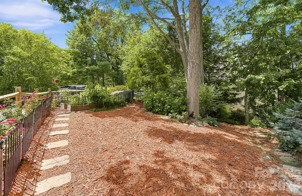 28 Secretariat Drive Hendersonville NC 28792