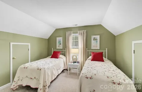 28 Secretariat Drive Hendersonville NC 28792