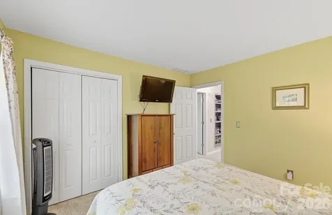 28 Secretariat Drive Hendersonville NC 28792
