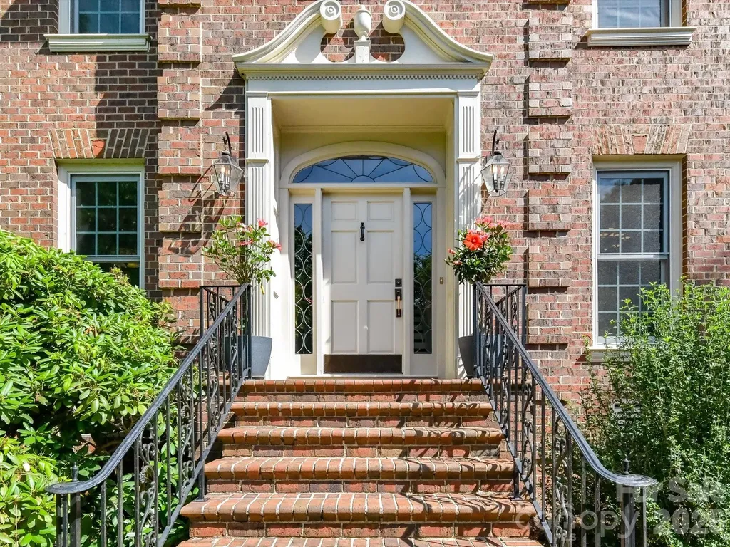 2630 Alanby Lane Charlotte NC 28270