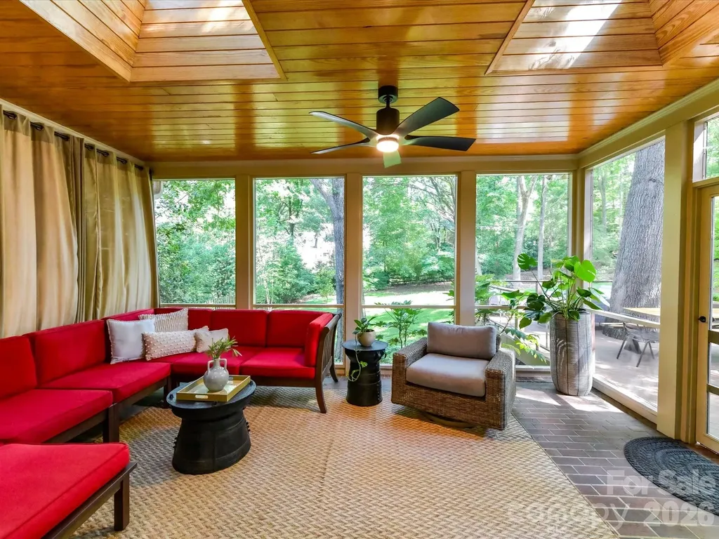 2630 Alanby Lane Charlotte NC 28270