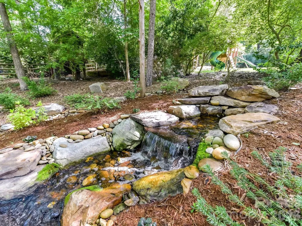 2630 Alanby Lane Charlotte NC 28270