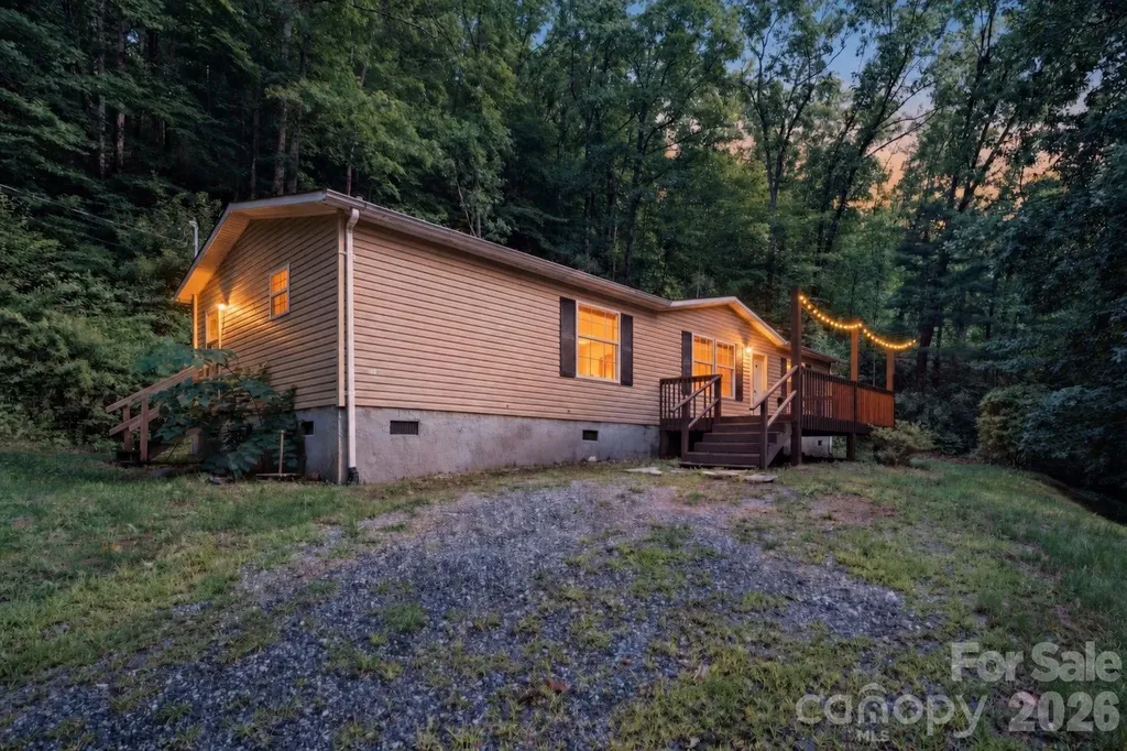 55 Twin Oaks Lane Spruce Pine NC 28777