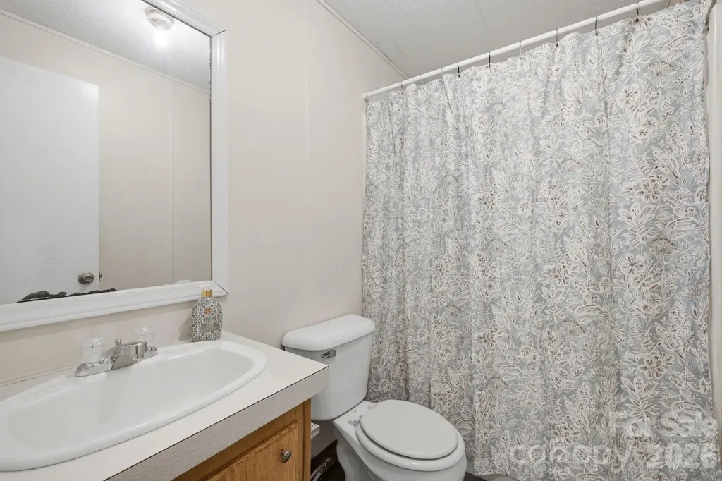 55 Twin Oaks Lane Spruce Pine NC 28777
