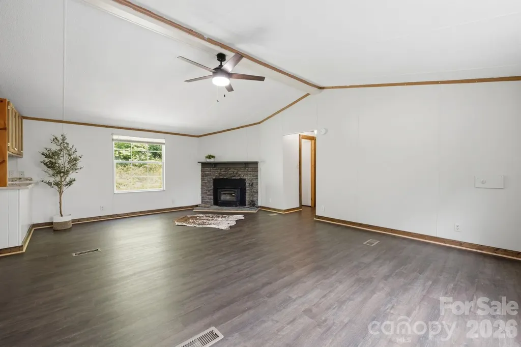 55 Twin Oaks Lane Spruce Pine NC 28777
