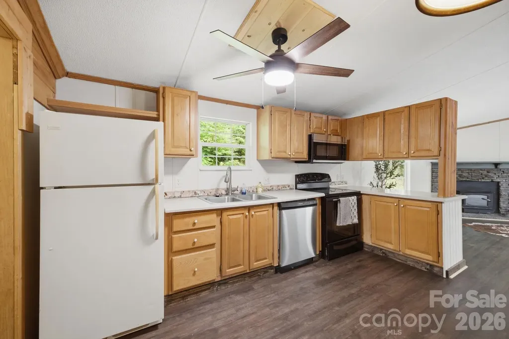 55 Twin Oaks Lane Spruce Pine NC 28777
