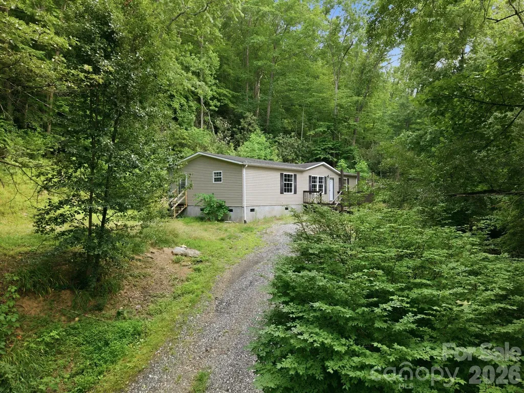 55 Twin Oaks Lane Spruce Pine NC 28777