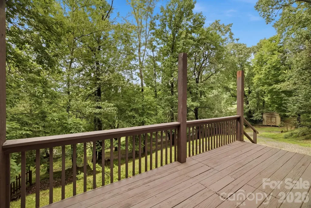 55 Twin Oaks Lane Spruce Pine NC 28777