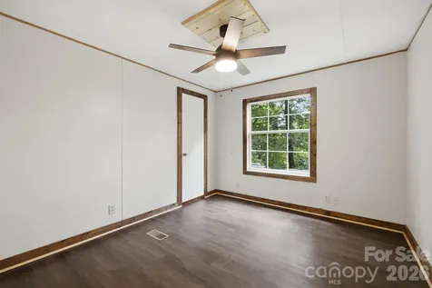55 Twin Oaks Lane Spruce Pine NC 28777