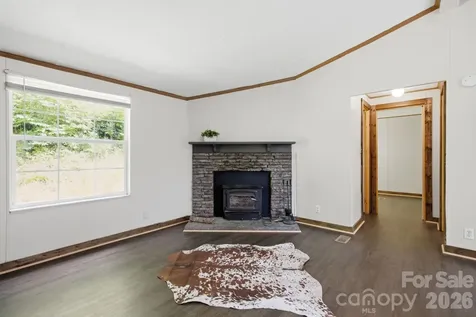 55 Twin Oaks Lane Spruce Pine NC 28777