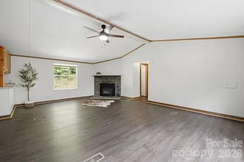 55 Twin Oaks Lane Spruce Pine NC 28777