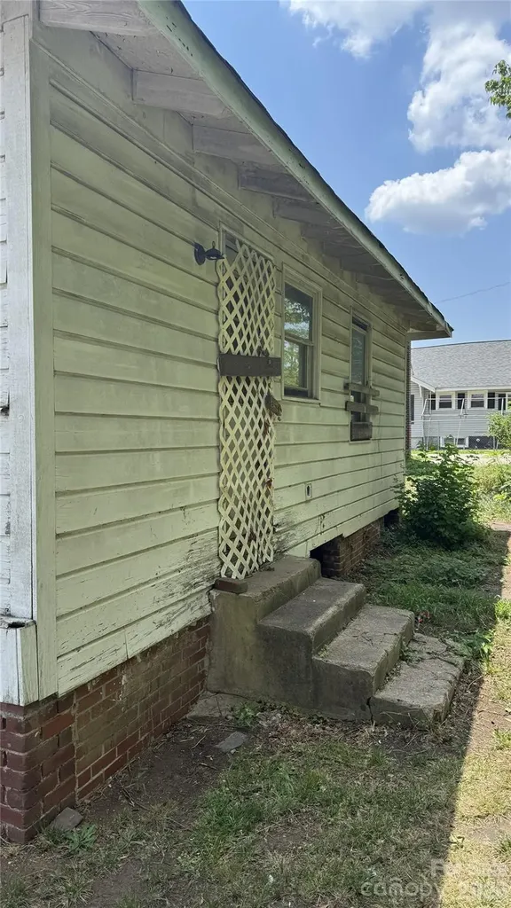 317 N Washington Street Shelby NC 28150