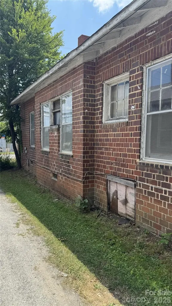 317 N Washington Street Shelby NC 28150