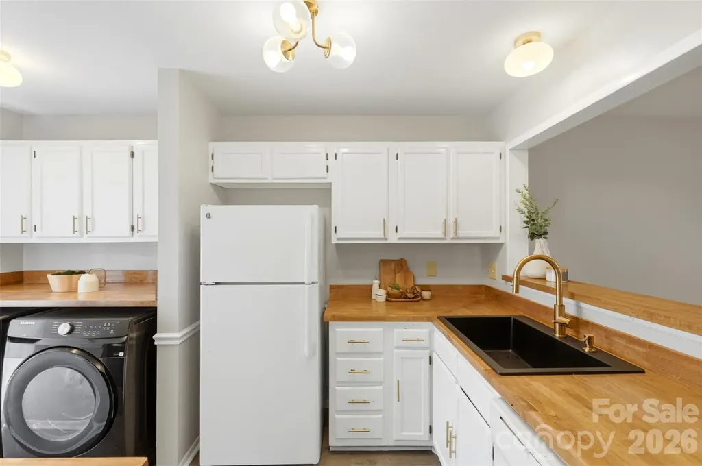 9004 Nolley Court Charlotte NC 28270