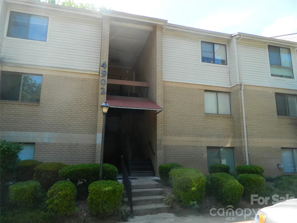 4902 Spring Lake Drive Charlotte NC 28212