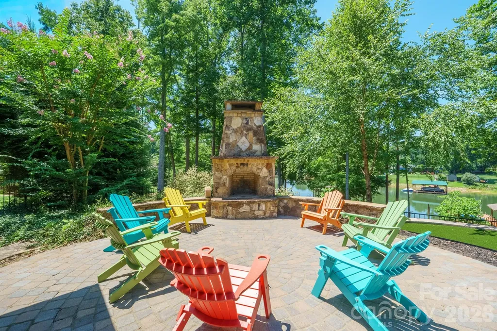 4412 Lake Forest Road Denver NC 28037