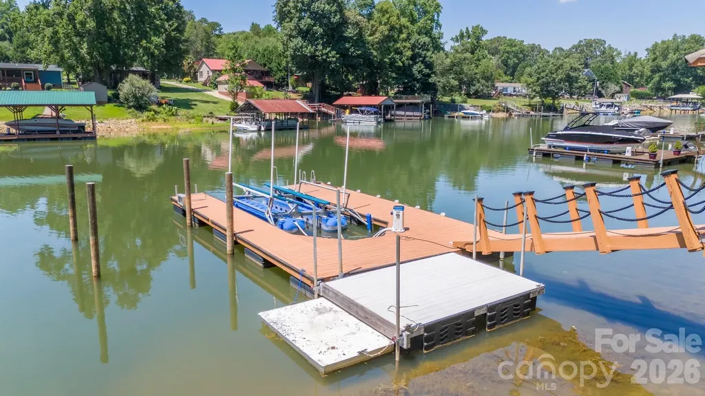 4412 Lake Forest Road Denver NC 28037
