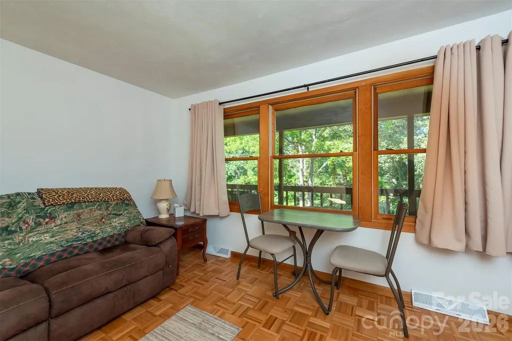 35 Upper Moffitt Road Asheville NC 28805