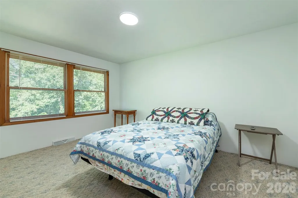 35 Upper Moffitt Road Asheville NC 28805