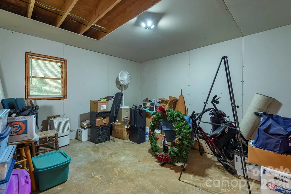 35 Upper Moffitt Road Asheville NC 28805