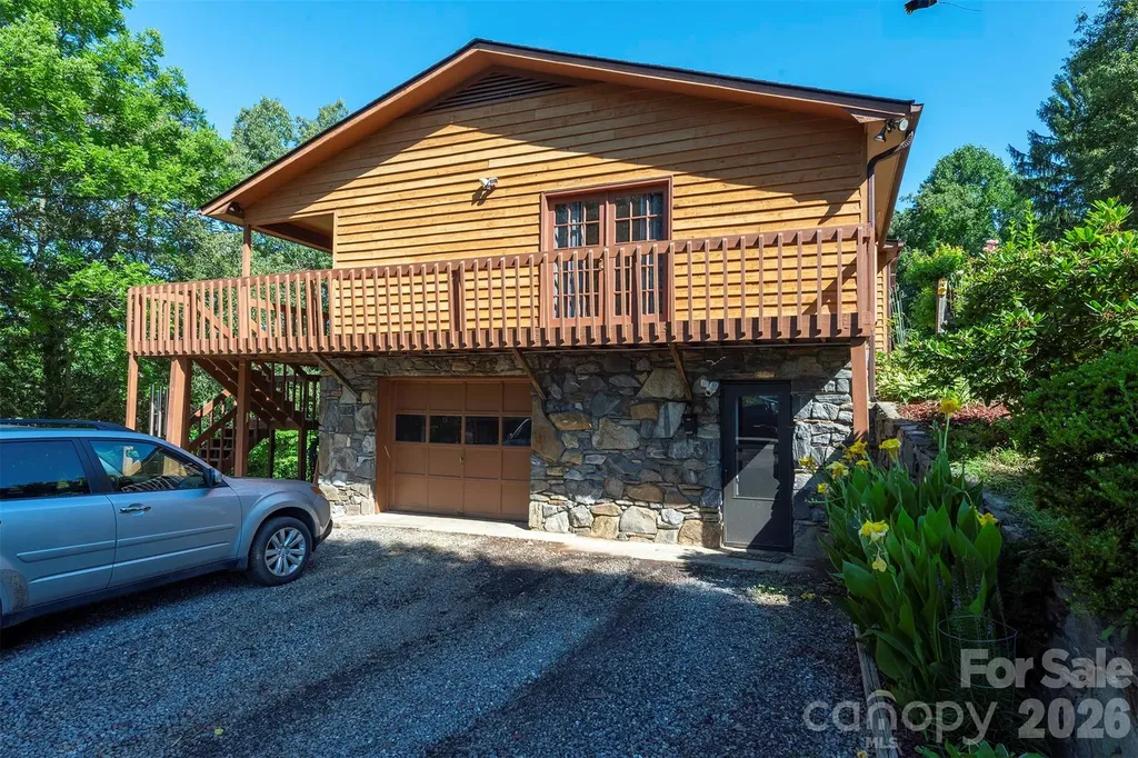 35 Upper Moffitt Road Asheville NC 28805