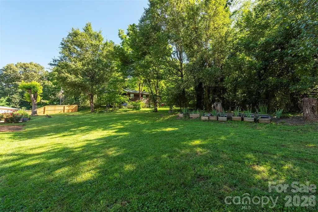 35 Upper Moffitt Road Asheville NC 28805