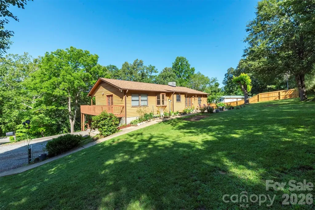 35 Upper Moffitt Road Asheville NC 28805