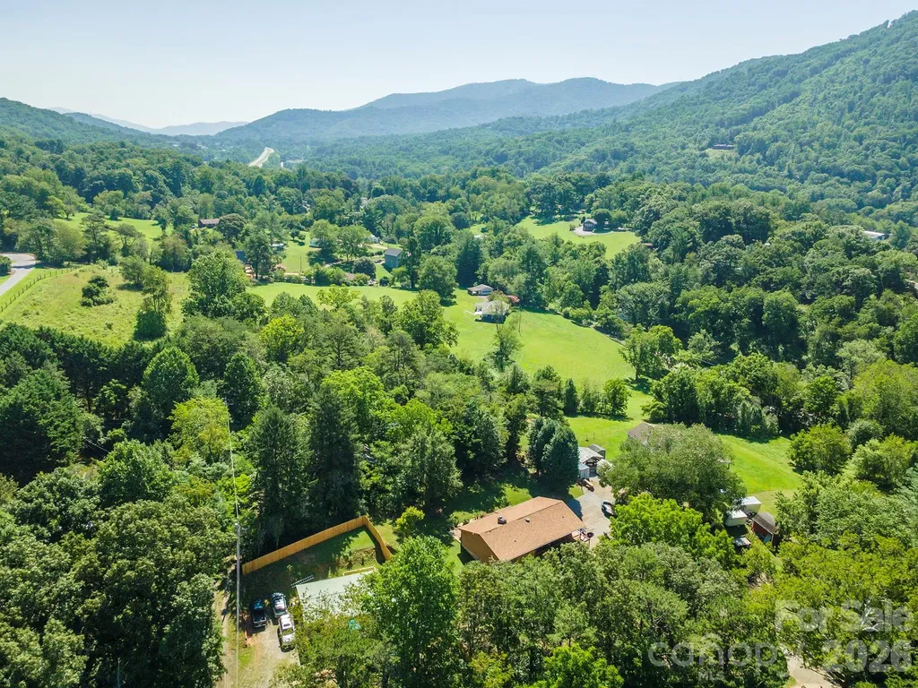 35 Upper Moffitt Road Asheville NC 28805