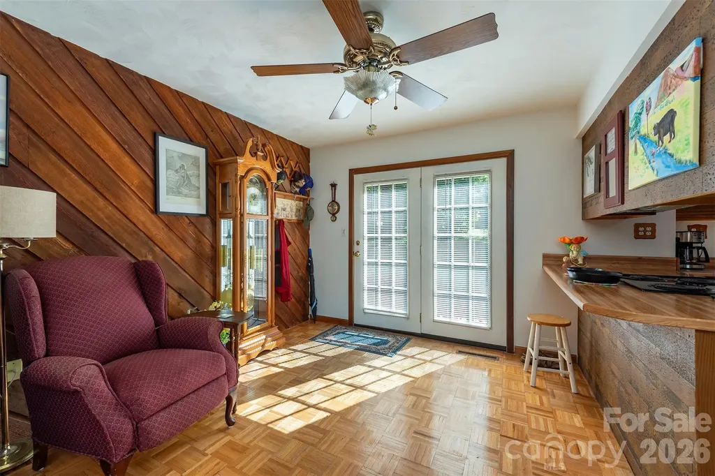 35 Upper Moffitt Road Asheville NC 28805