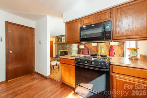 35 Upper Moffitt Road Asheville NC 28805