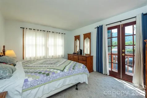 35 Upper Moffitt Road Asheville NC 28805