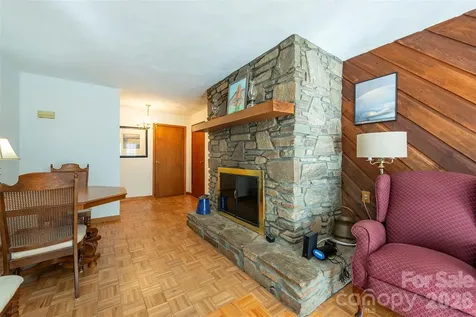 35 Upper Moffitt Road Asheville NC 28805