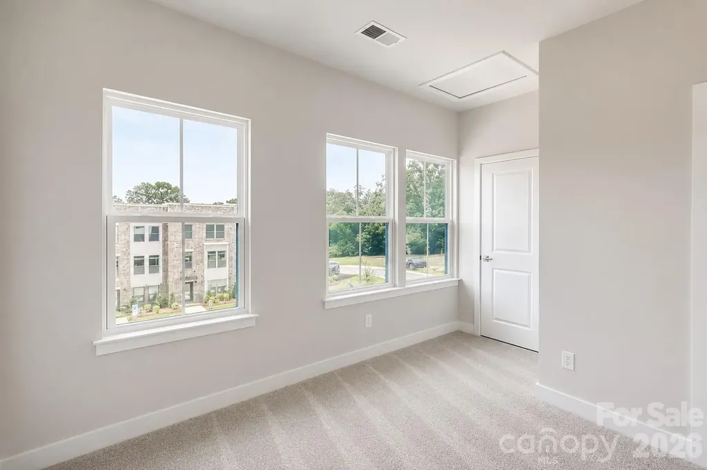 658 Uwharrie River Road Charlotte NC 28211