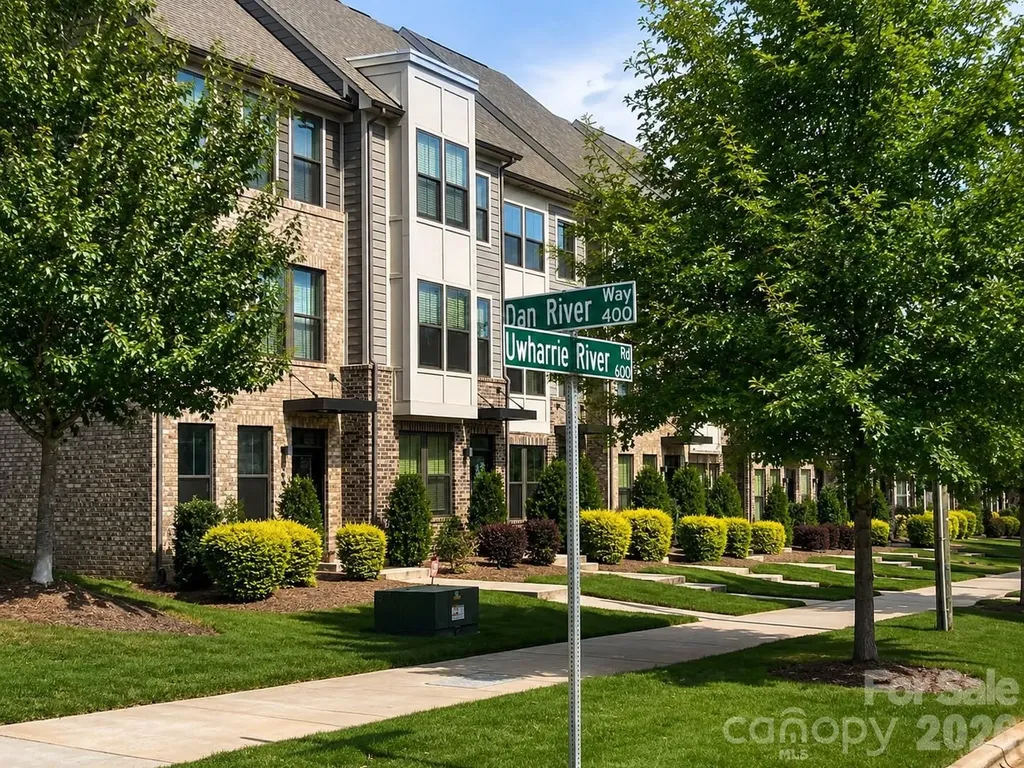 658 Uwharrie River Road Charlotte NC 28211