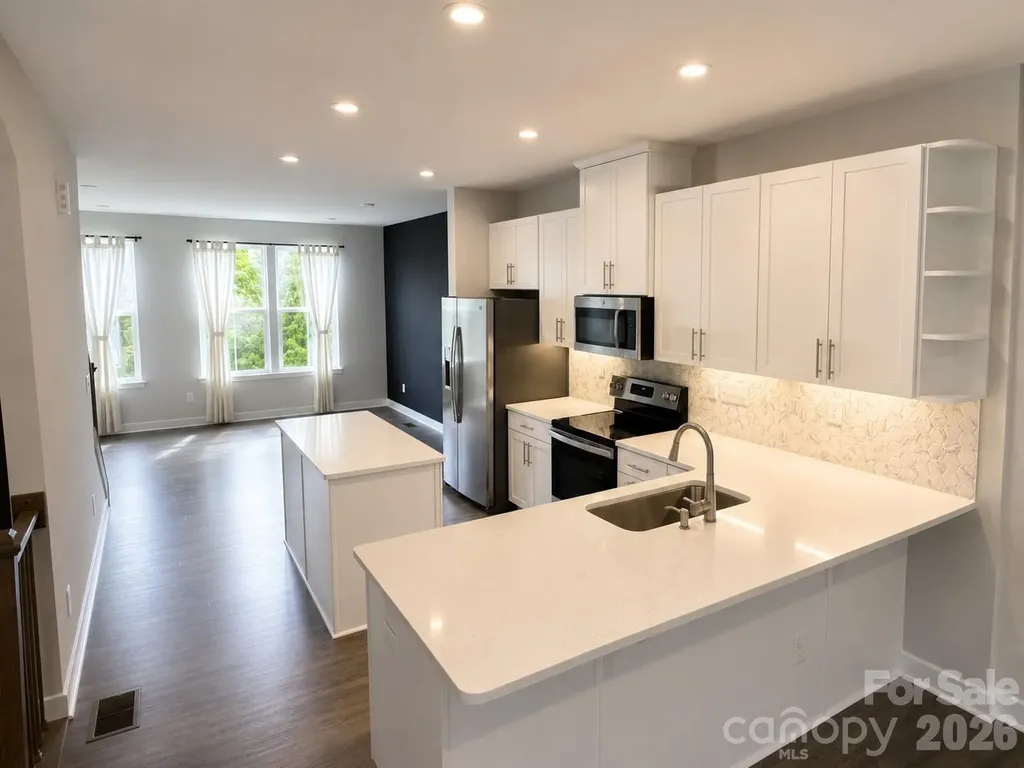 658 Uwharrie River Road Charlotte NC 28211