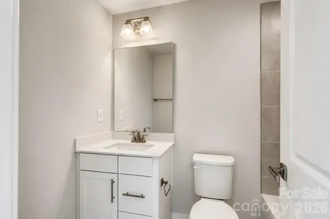 658 Uwharrie River Road Charlotte NC 28211